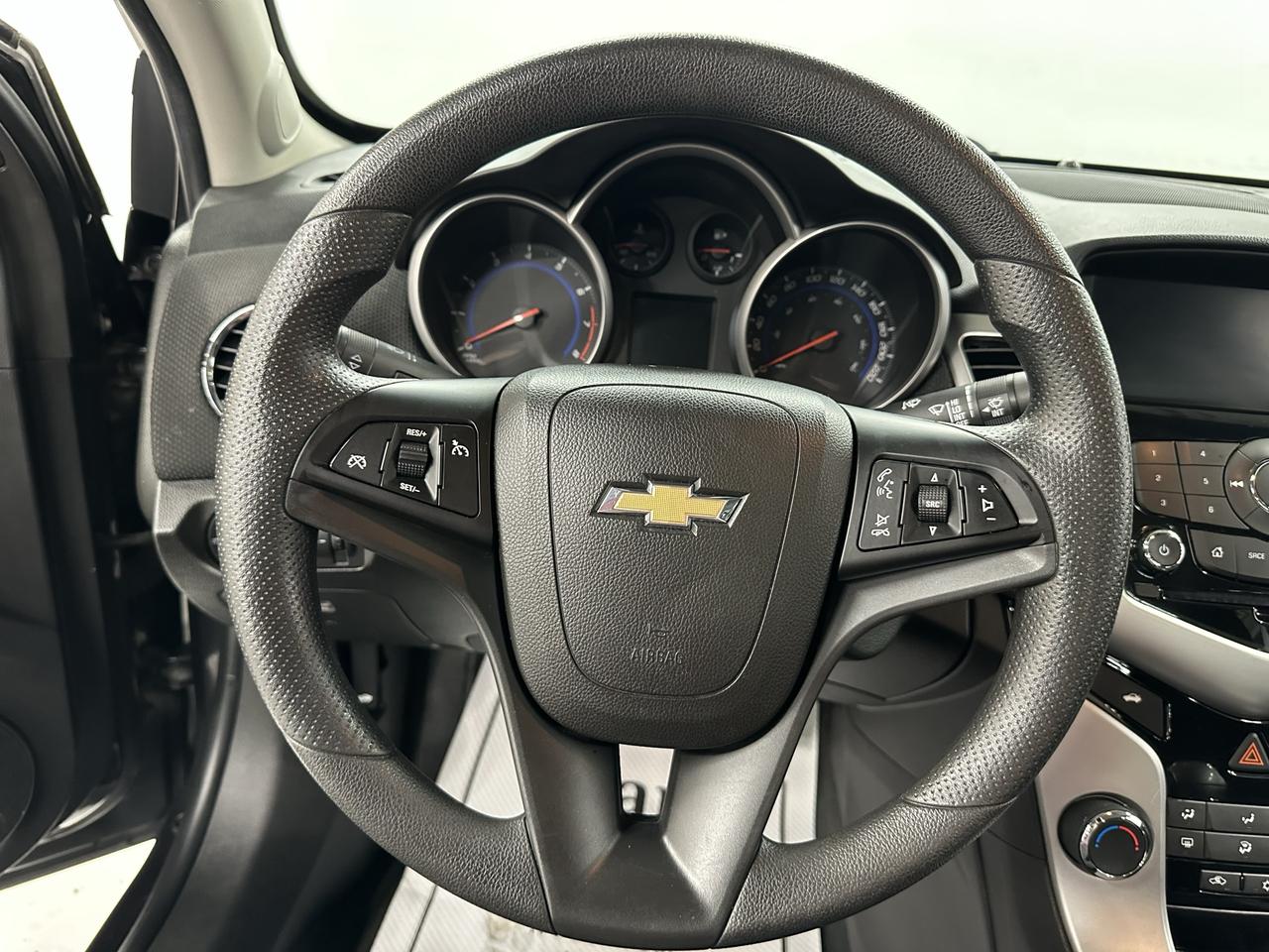 2016 Chevrolet Cruze LT Photo28