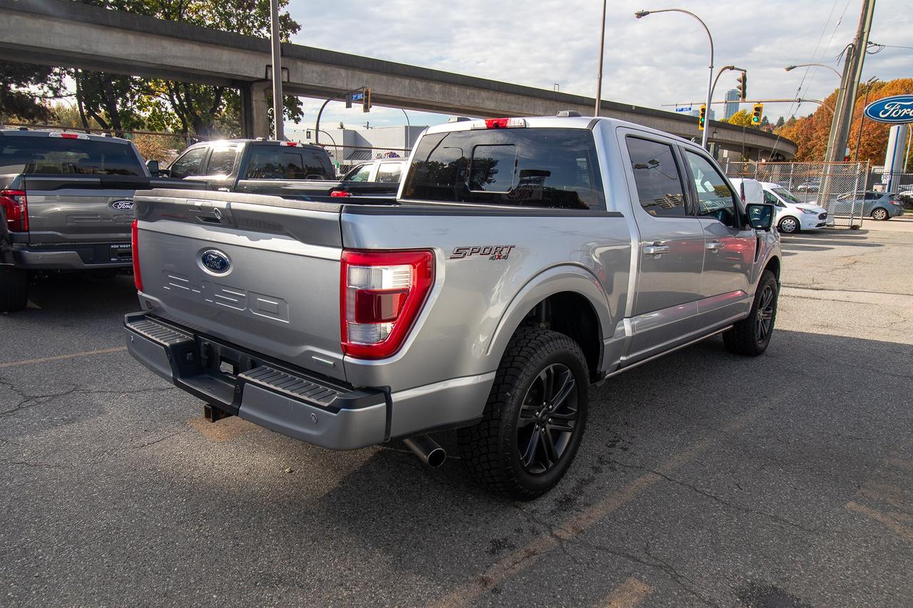 2022 Ford F-150 Lariat 4WD SuperCrew 5.5' Box Photo4