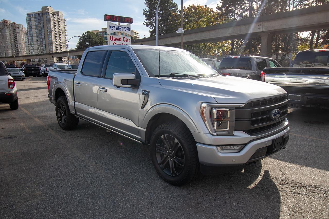 2022 Ford F-150 Lariat 4WD SuperCrew 5.5' Box Photo3