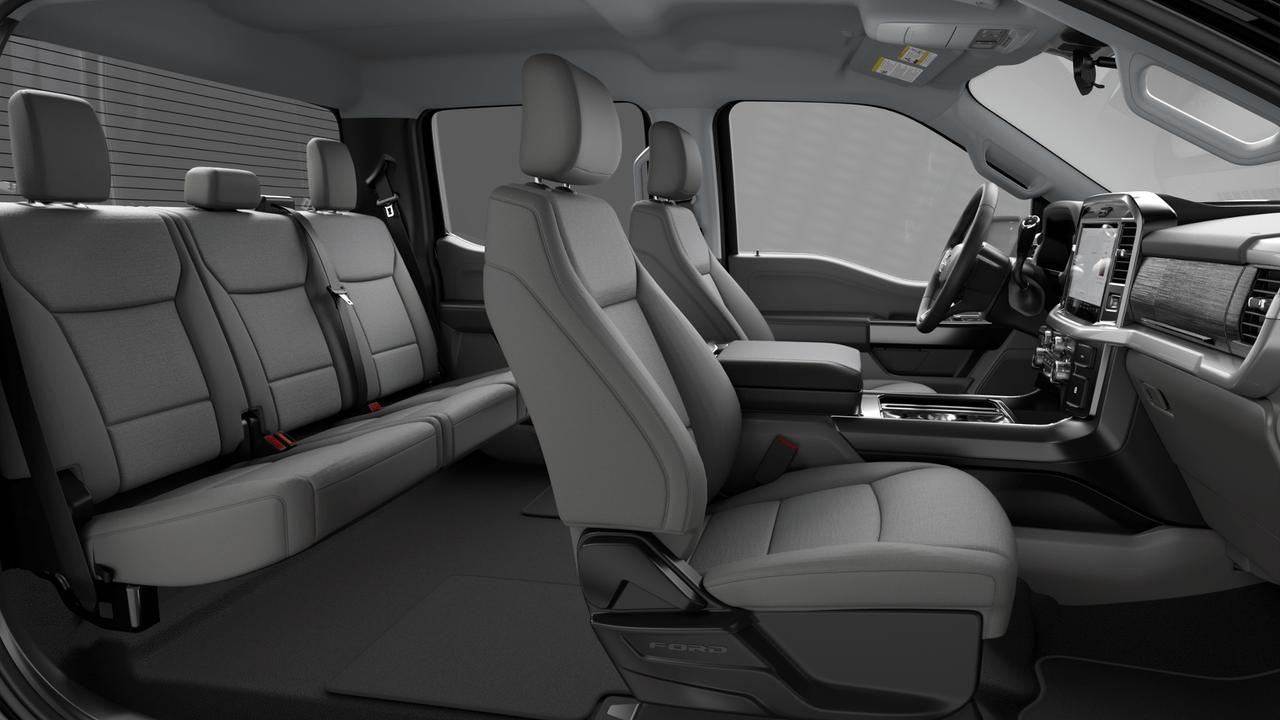 2026 Ford F-150 XLT 4WD SuperCrew 5.5' Box Hybrid Photo4