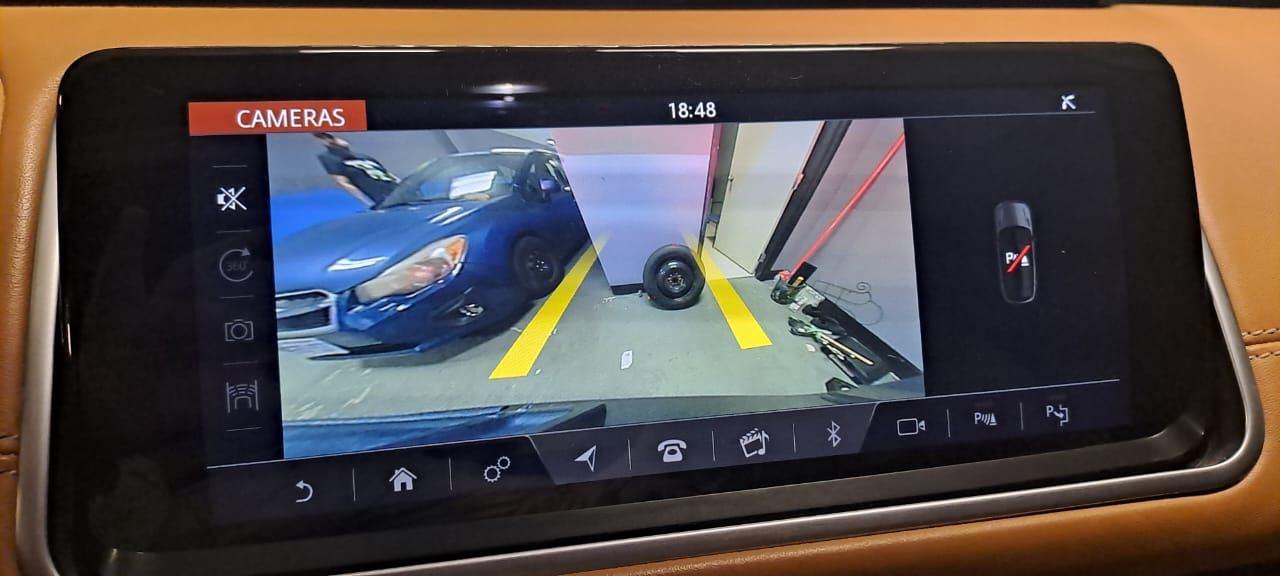 2019 Land Rover Range Rover Velar D180 R-Dynamic SE Photo