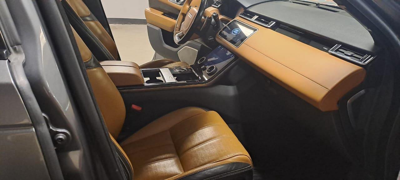 2019 Land Rover Range Rover Velar D180 R-Dynamic SE Photo