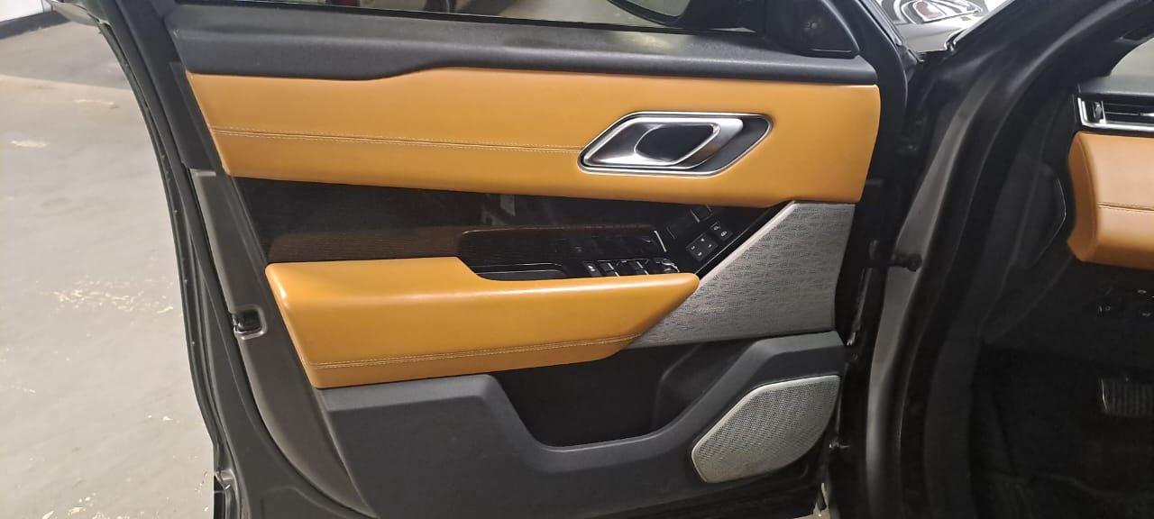 2019 Land Rover Range Rover Velar D180 R-Dynamic SE Photo