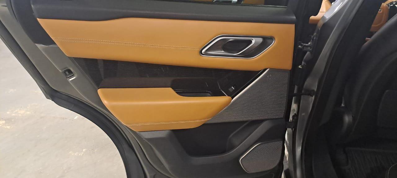 2019 Land Rover Range Rover Velar D180 R-Dynamic SE Photo