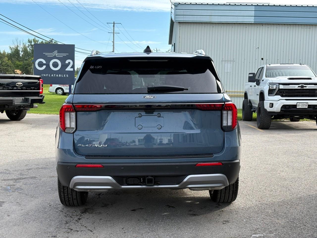 2027 Ford Explorer Platinum 4WD Photo