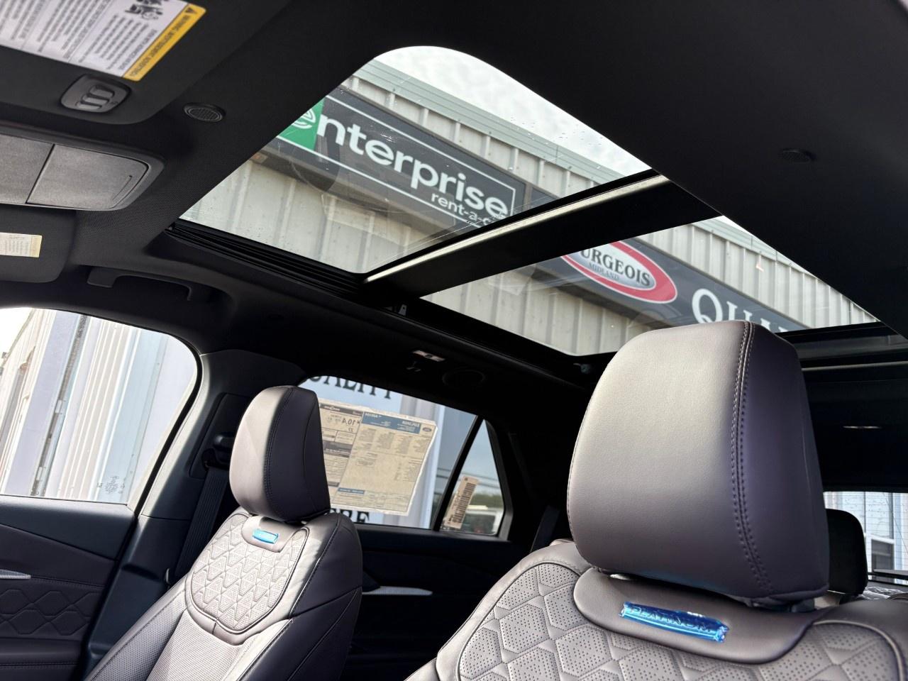 2027 Ford Explorer Platinum 4WD Photo