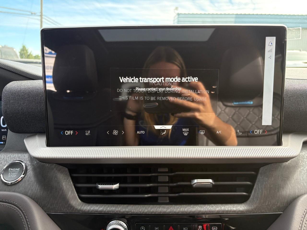 2027 Ford Explorer Platinum 4WD Photo