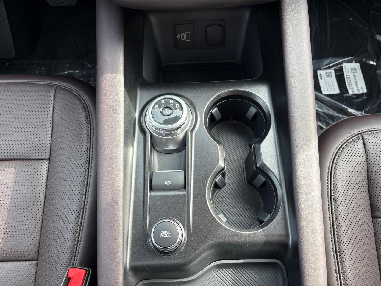 2027 Ford Explorer Platinum 4WD Photo