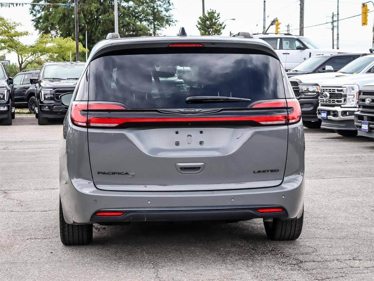 2025 Chrysler Pacifica Limited Power Sliding Doors | Leather | Black Pkg. | Alloy | Photo