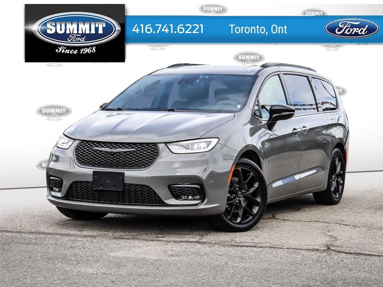 2025 Chrysler Pacifica Limited Power Sliding Doors | Leather | Black Pkg. | Alloy | Photo0