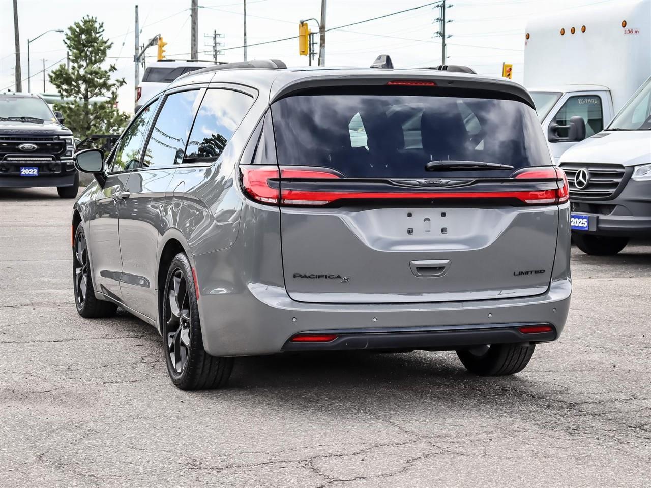 2025 Chrysler Pacifica Limited Power Sliding Doors | Leather | Black Pkg. | Alloy | Photo