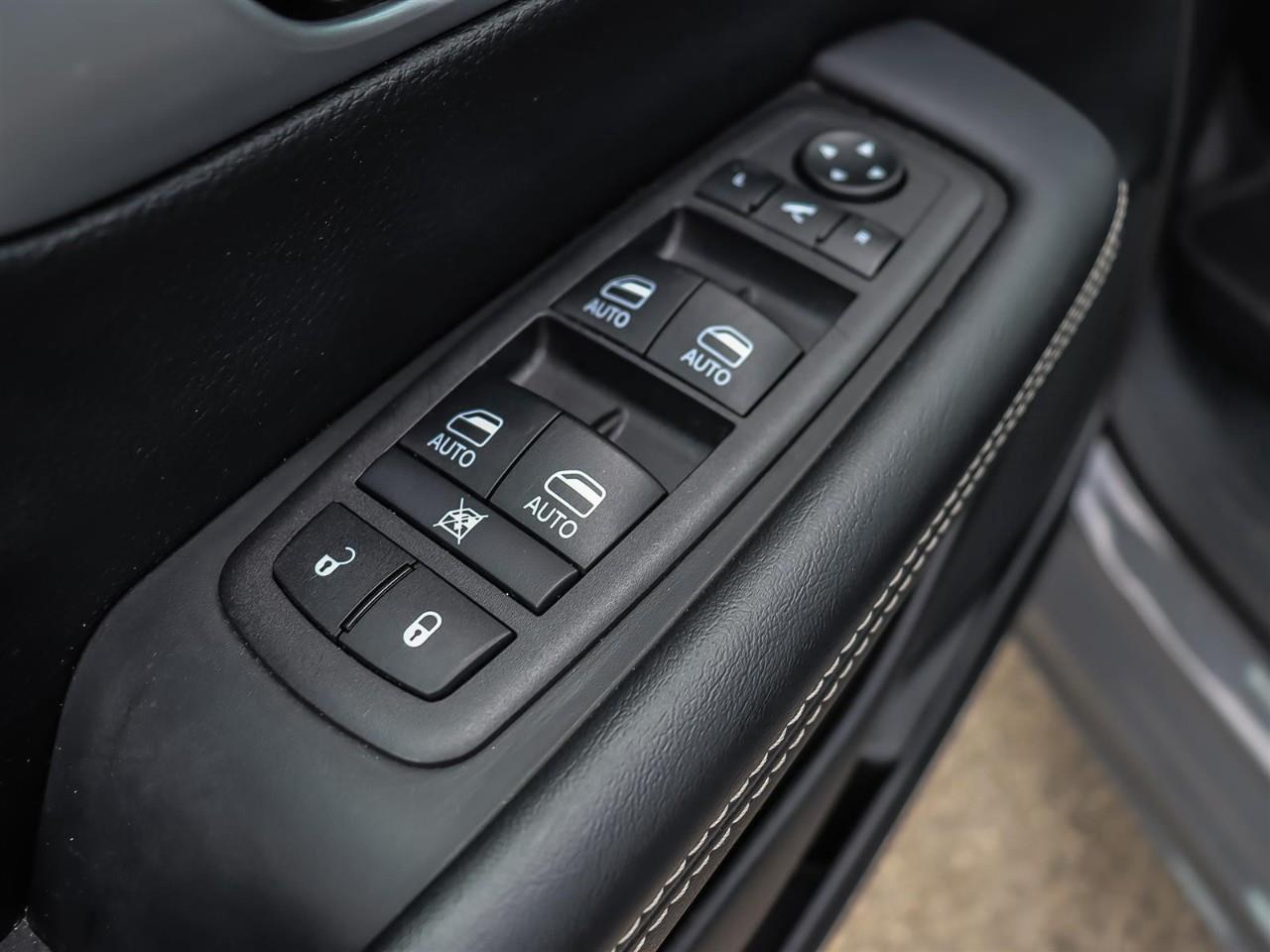 2025 Chrysler Pacifica Limited Power Sliding Doors | Leather | Black Pkg. | Alloy | Photo