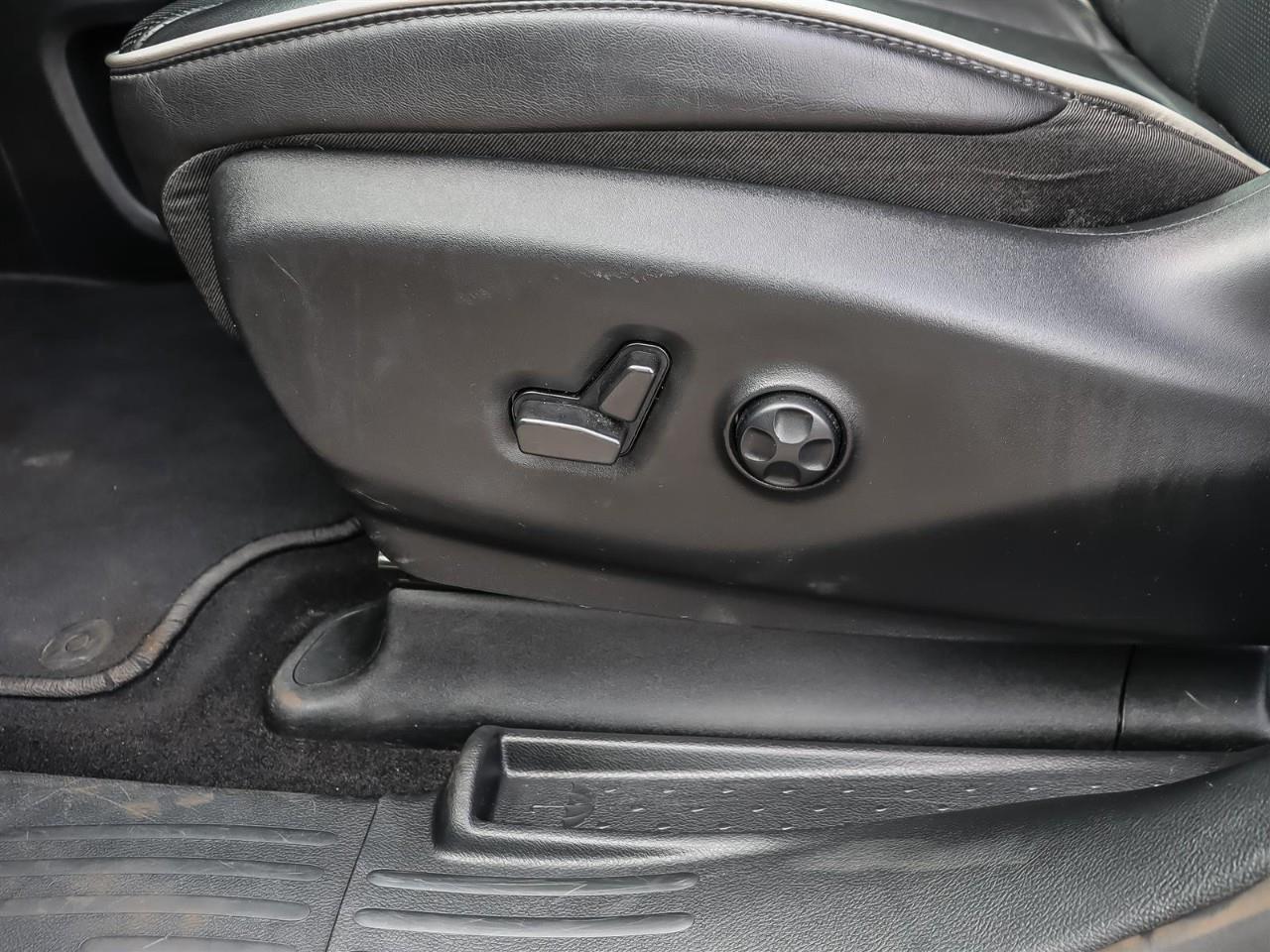 2025 Chrysler Pacifica Limited Power Sliding Doors | Leather | Black Pkg. | Alloy | Photo