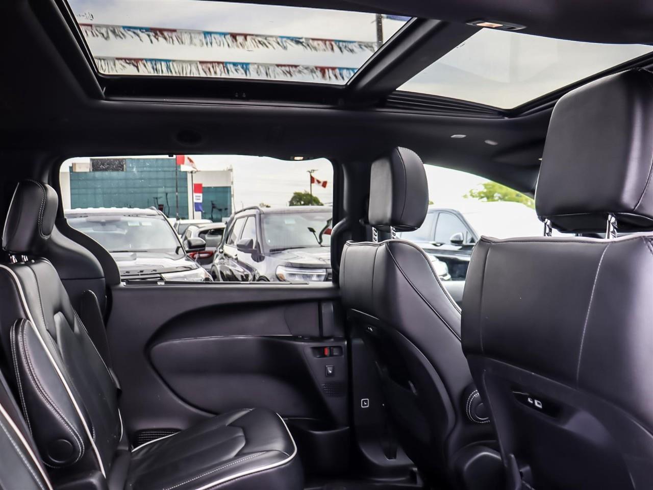2025 Chrysler Pacifica Limited Power Sliding Doors | Leather | Black Pkg. | Alloy | Photo