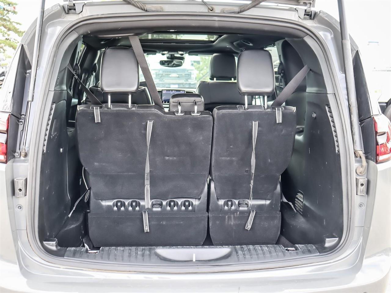 2025 Chrysler Pacifica Limited Power Sliding Doors | Leather | Black Pkg. | Alloy | Photo