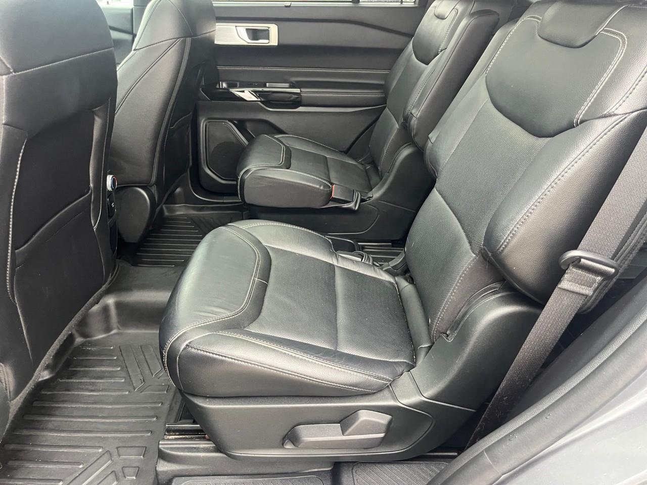 2021 Ford Explorer XLT Remote Start | 20 Alloy Wheels | Panoramic Twin-Panel Moonroof Photo