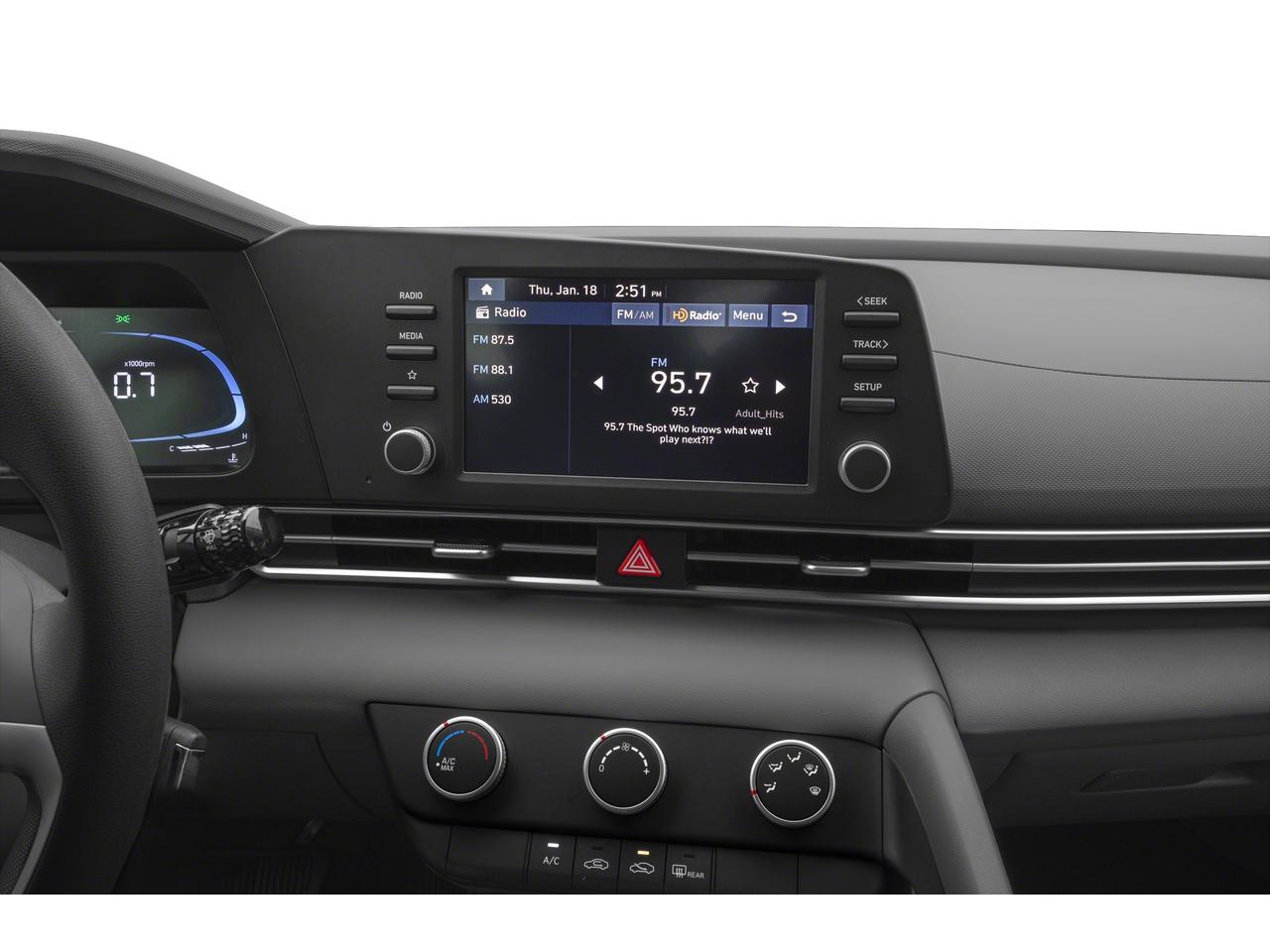 2026 Hyundai Elantra Essential Photo7