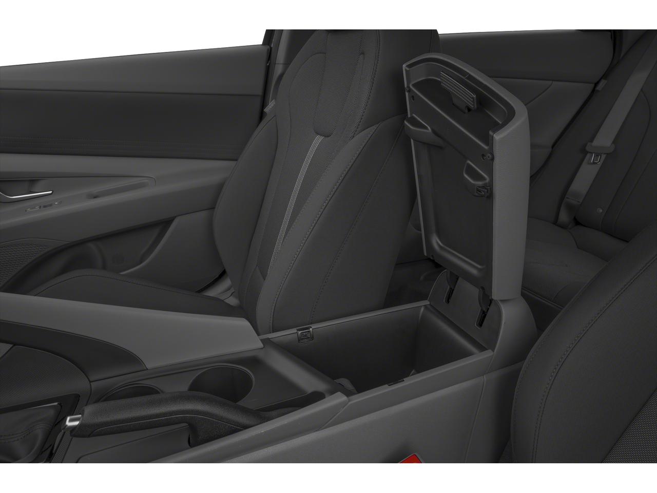 2026 Hyundai Elantra Essential Photo10