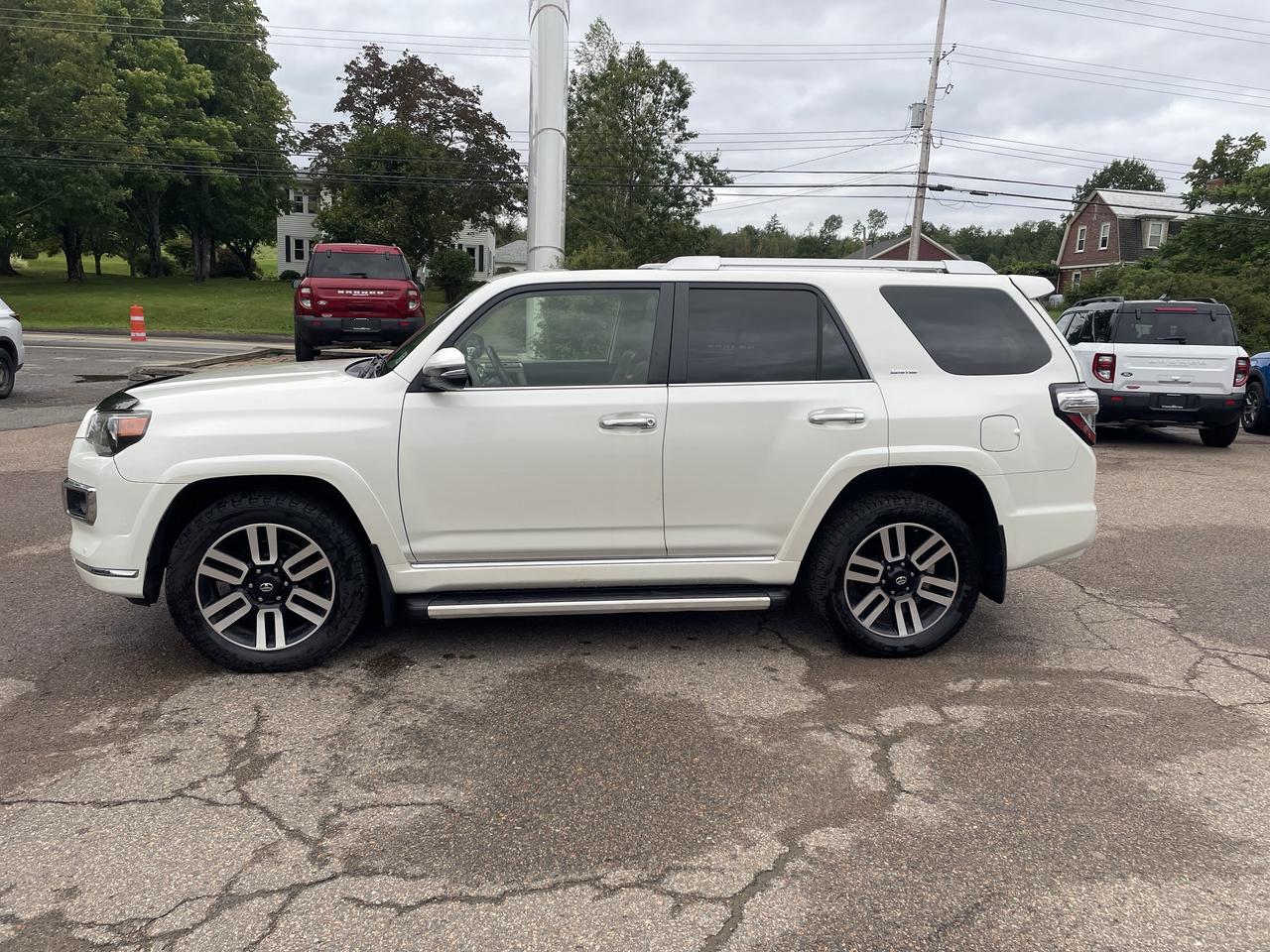 2018 Toyota 4Runner BASE Photo3