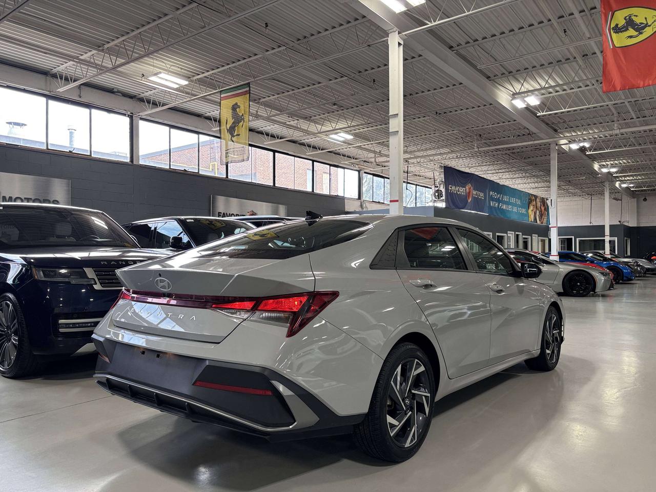 2025 Hyundai Elantra Preferred|NAV|SUNROOF|ALLOYS|AMBIENT|HEATEDSEATS|+ Photo