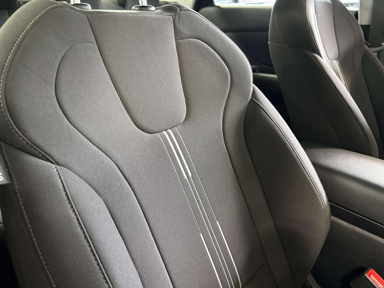 2025 Hyundai Elantra Preferred|NAV|SUNROOF|ALLOYS|AMBIENT|HEATEDSEATS|+ Photo