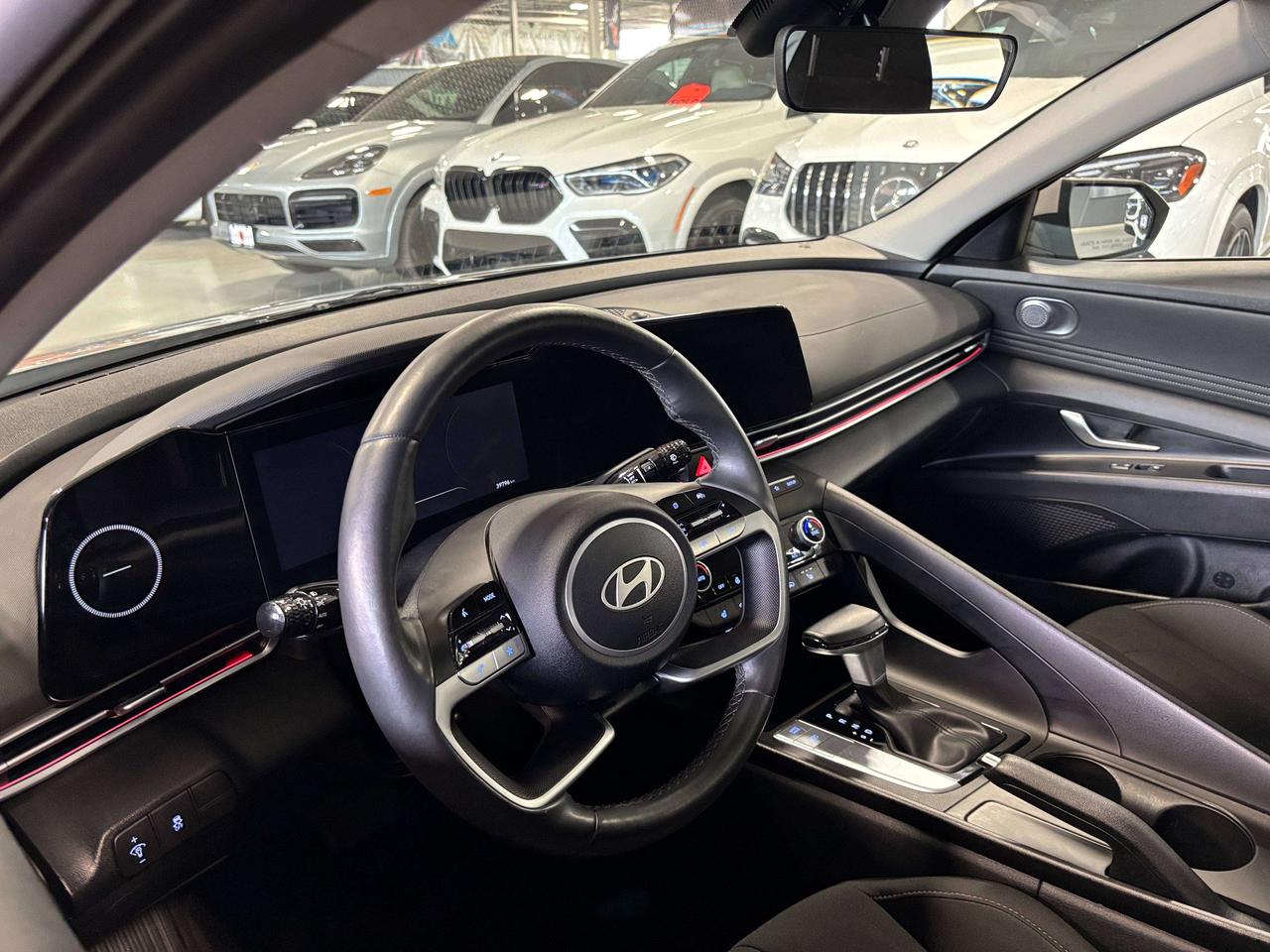 2025 Hyundai Elantra Preferred|NAV|SUNROOF|ALLOYS|AMBIENT|HEATEDSEATS|+ Photo
