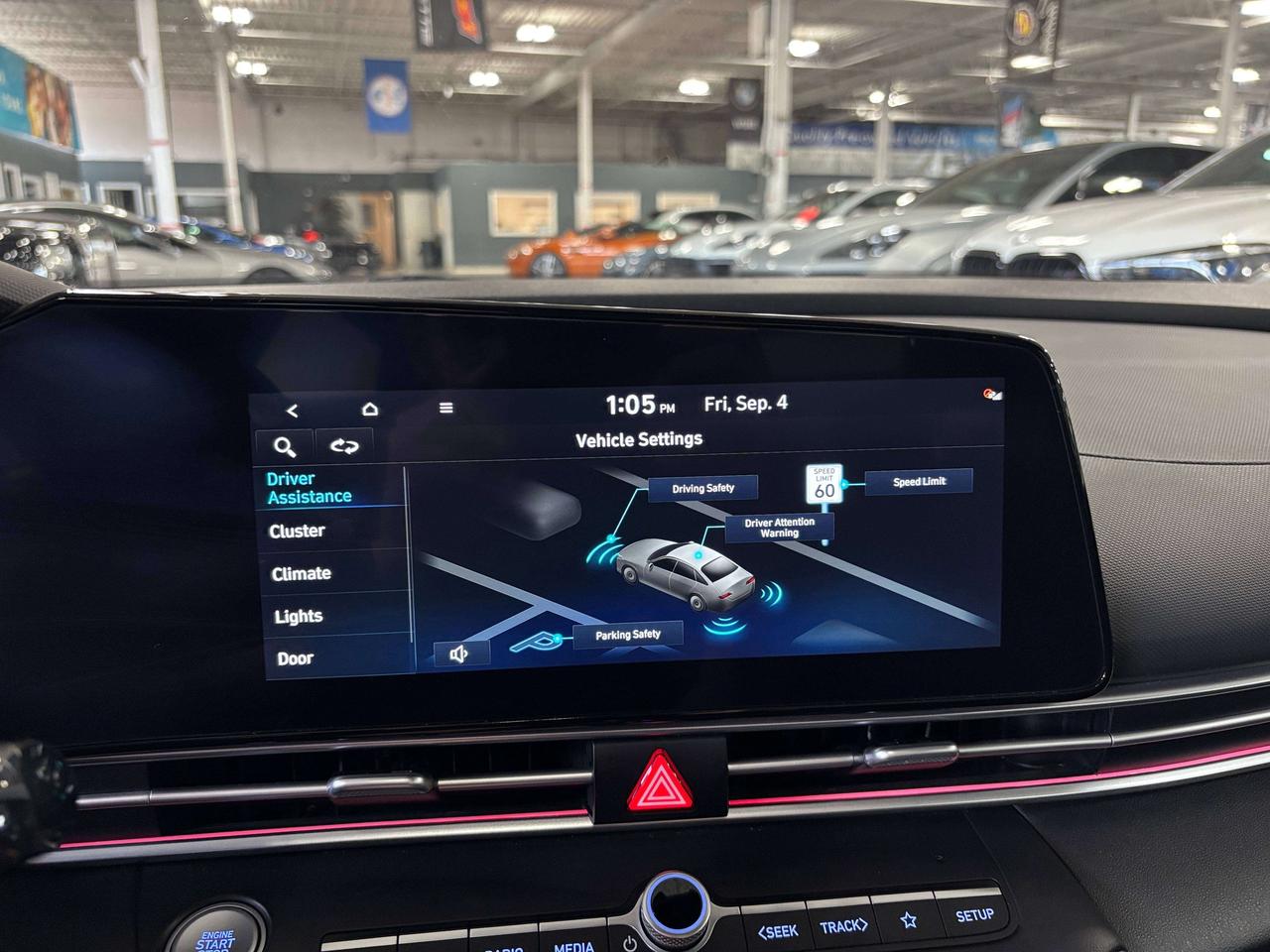 2025 Hyundai Elantra Preferred|NAV|SUNROOF|ALLOYS|AMBIENT|HEATEDSEATS|+ Photo