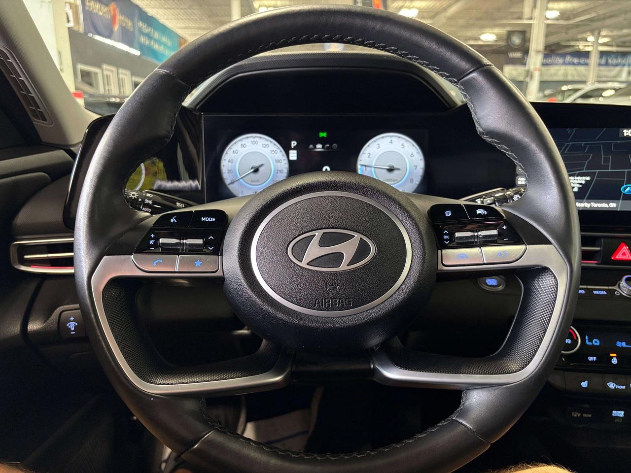 2025 Hyundai Elantra Preferred|NAV|SUNROOF|ALLOYS|AMBIENT|HEATEDSEATS|+ Photo