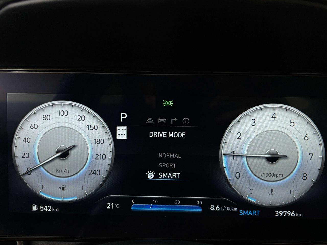 2025 Hyundai Elantra Preferred|NAV|SUNROOF|ALLOYS|AMBIENT|HEATEDSEATS|+ Photo
