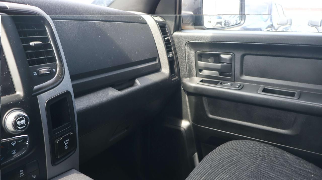2023 RAM 1500 Express | HEMI V8 | Heated Seats Photo
