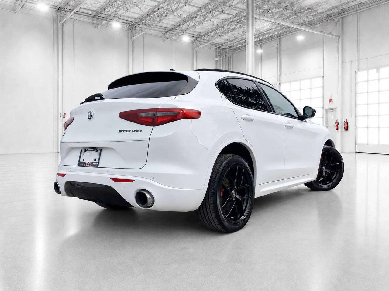 2021 Alfa Romeo Stelvio Ti Nero Edizione | Red Leather | Panoroof | AWD Photo4