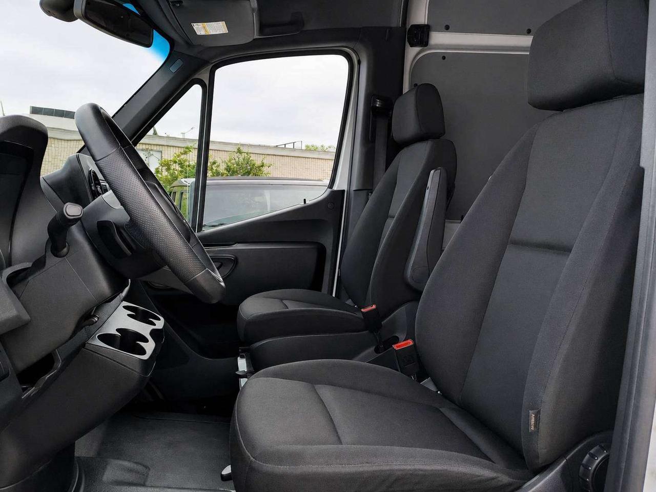 2025 Mercedes-Benz Sprinter High Roof 170" WB Diesel | No Cargo Partition |RWD Photo