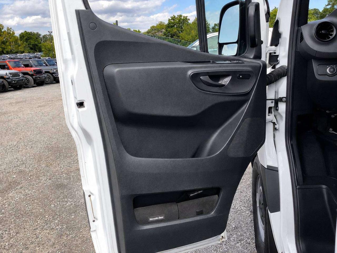 2025 Mercedes-Benz Sprinter High Roof 170" WB Diesel | No Cargo Partition |RWD Photo