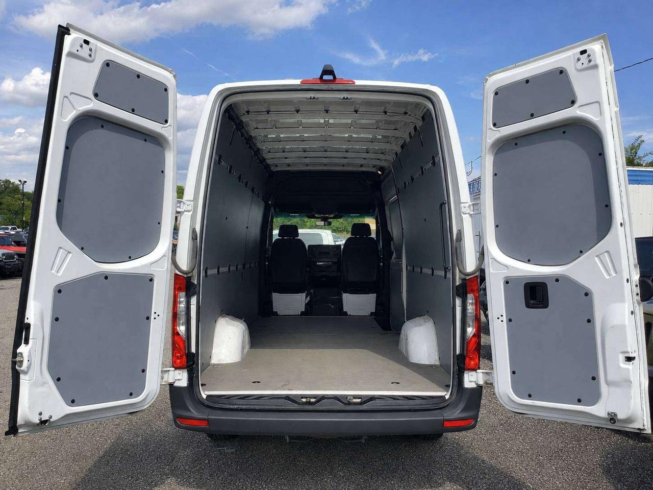 2025 Mercedes-Benz Sprinter High Roof 170" WB Diesel | No Cargo Partition |RWD Photo