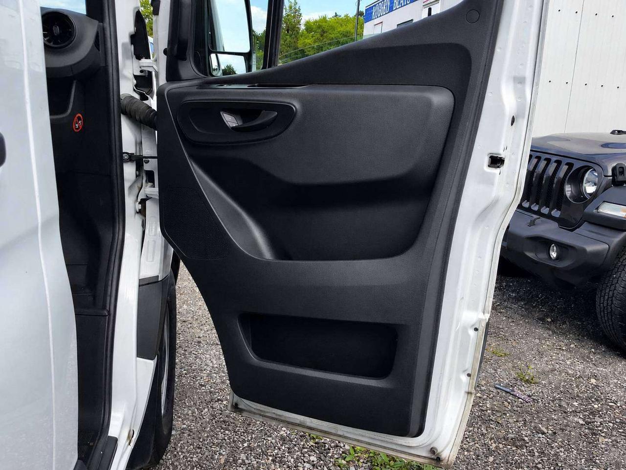 2025 Mercedes-Benz Sprinter High Roof 170" WB Diesel | No Cargo Partition |RWD Photo