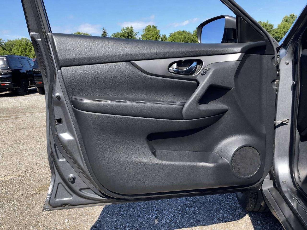 2016 Nissan Rogue S | Certified | Low Mileage | FWD Photo