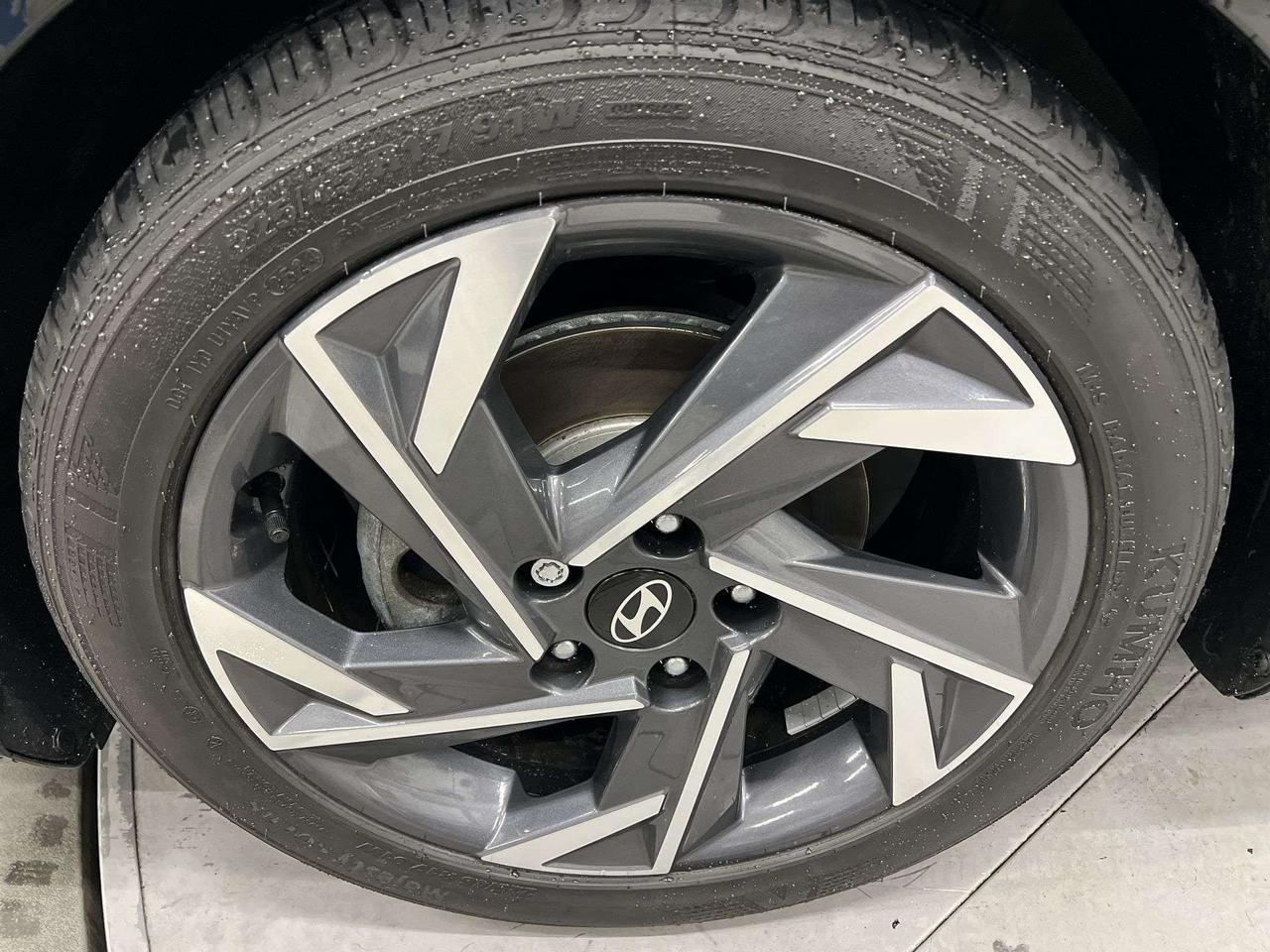 2024 Hyundai Elantra >>JUST SOLD Photo