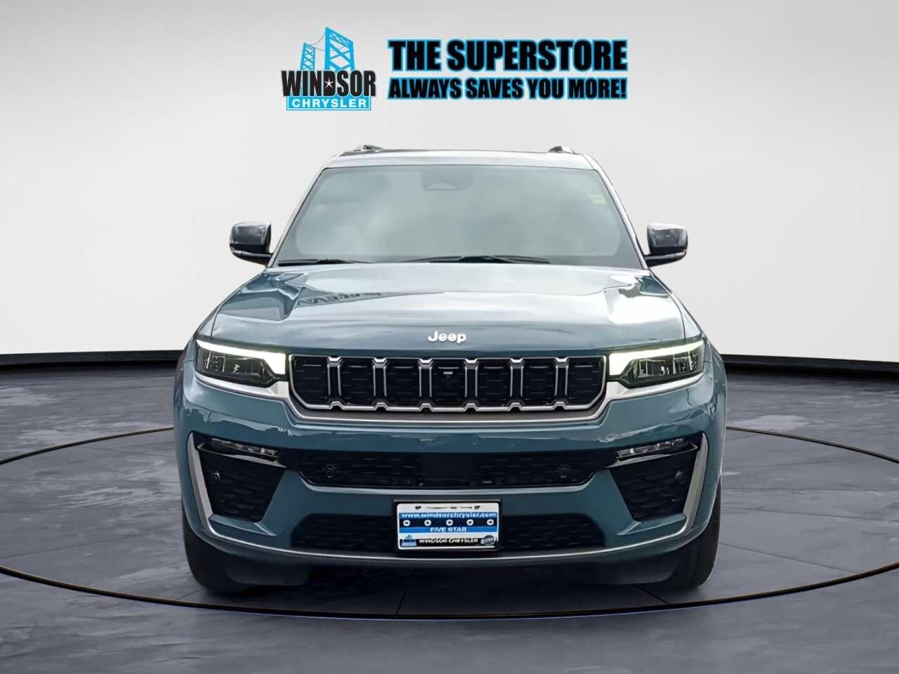 2026 Jeep Grand Cherokee Summit 4x4 Photo2