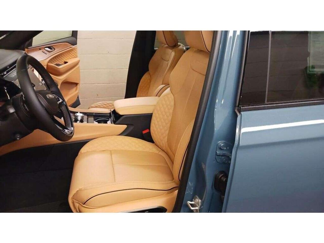 2026 Jeep Grand Cherokee Summit 4x4 Photo