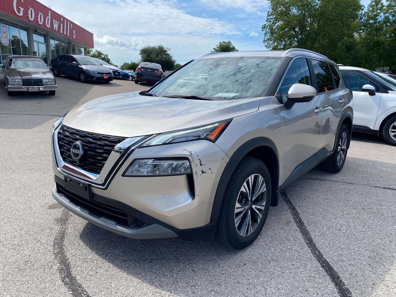 2023 Nissan Rogue SV MOONROOF, CLEAN CARFAX, AWD, REMOTE START! - Photo #4