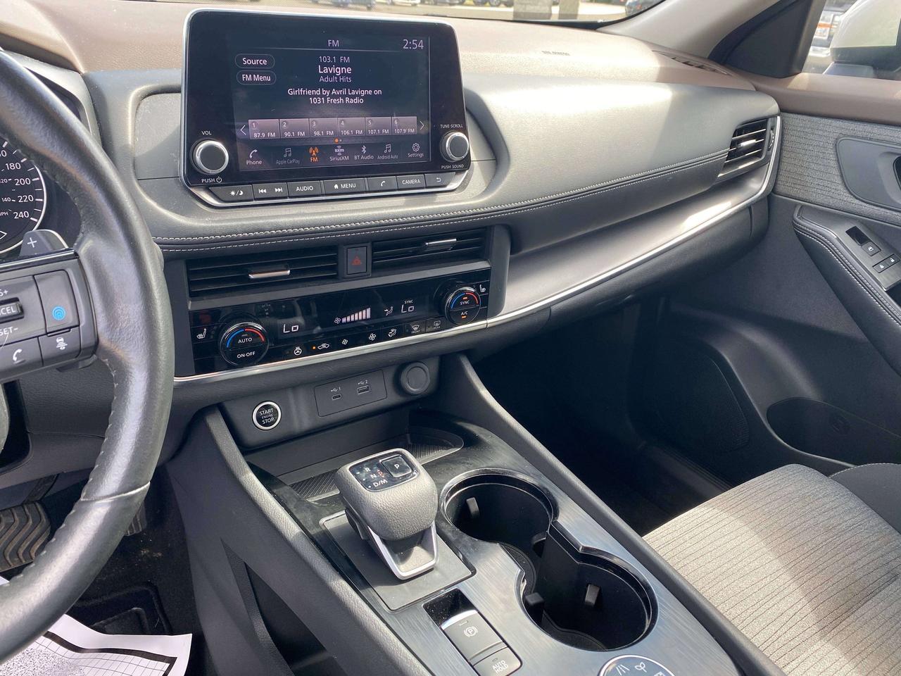 2023 Nissan Rogue SV MOONROOF, CLEAN CARFAX, AWD, REMOTE START! Photo
