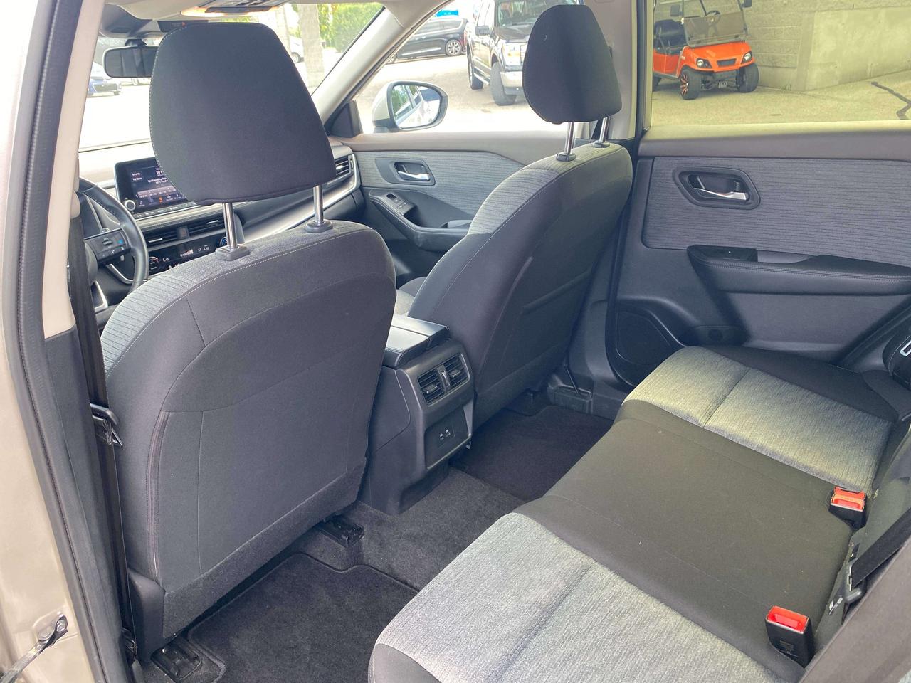2023 Nissan Rogue SV MOONROOF, CLEAN CARFAX, AWD, REMOTE START! - Photo #18