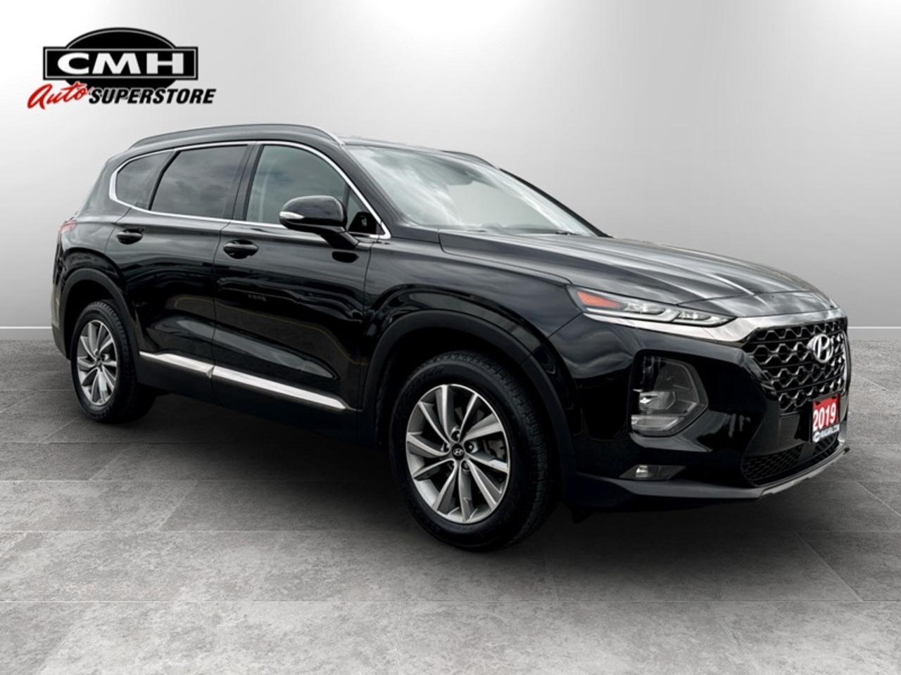 2019 Hyundai Santa Fe Preferred w/Dark Chrome Accent  *LOW KMS* Photo