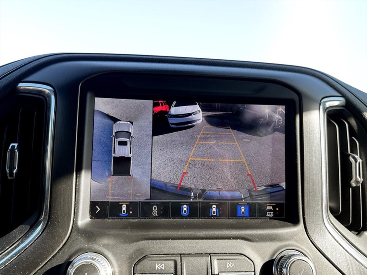 2021 GMC Sierra 1500 AT4 Premium Package  *CLEAN CARFAX* Photo