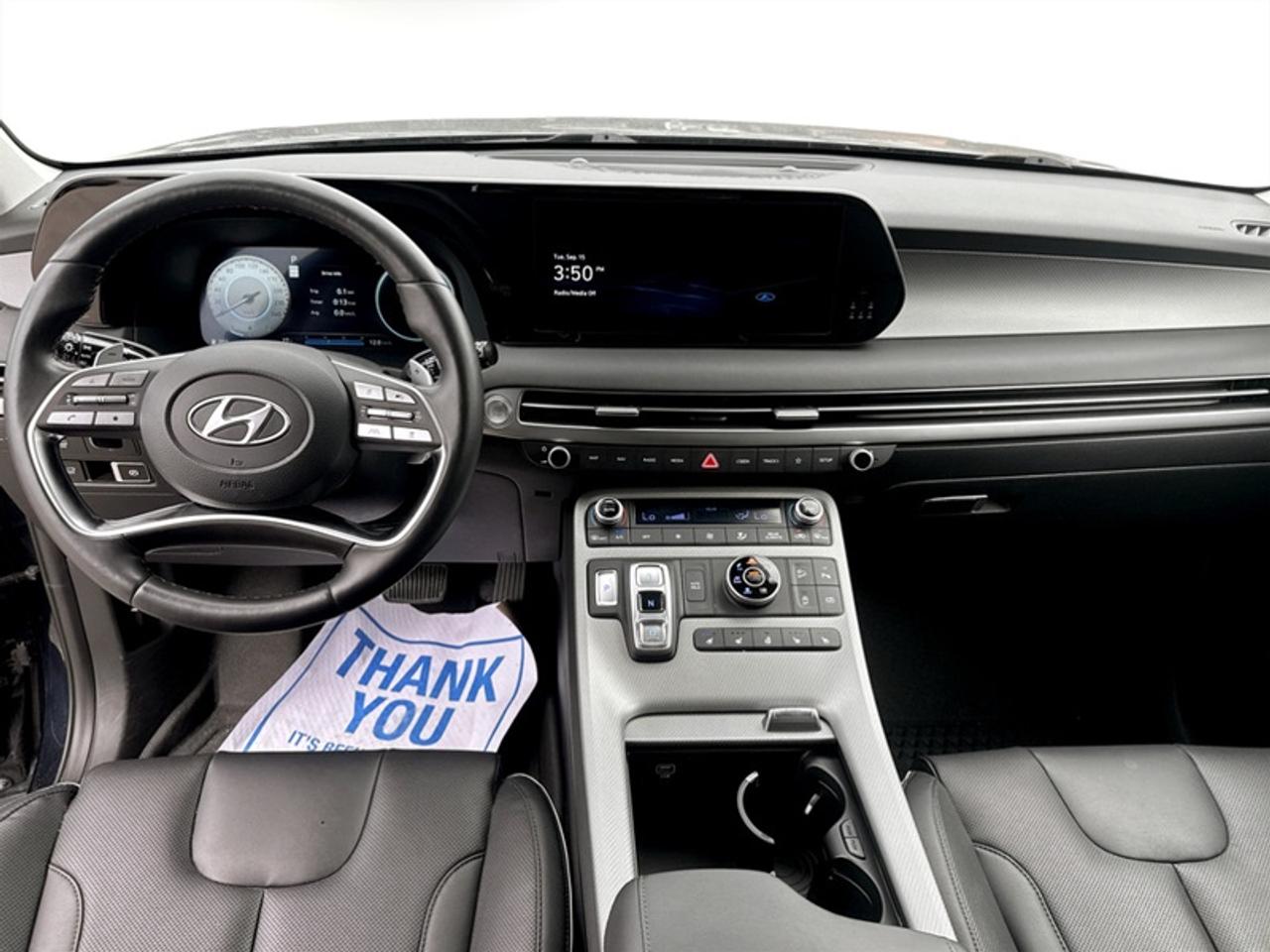 2023 Hyundai PALISADE Urban 7-Pass  **CLEAN CARFAX** Photo
