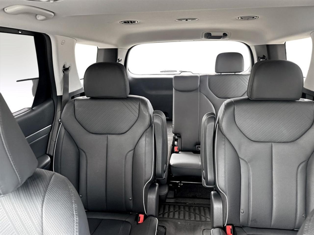 2023 Hyundai PALISADE Urban 7-Pass  **CLEAN CARFAX** Photo