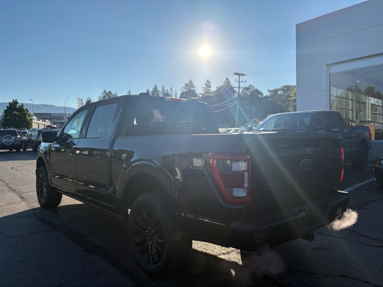 2023 Ford F-150 Lariat Photo2