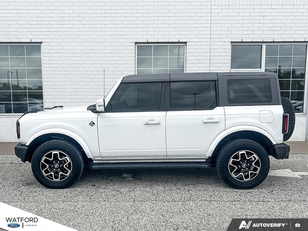 2024 Ford Bronco OUTER BANKS 4 DOOR 4X4 Photo