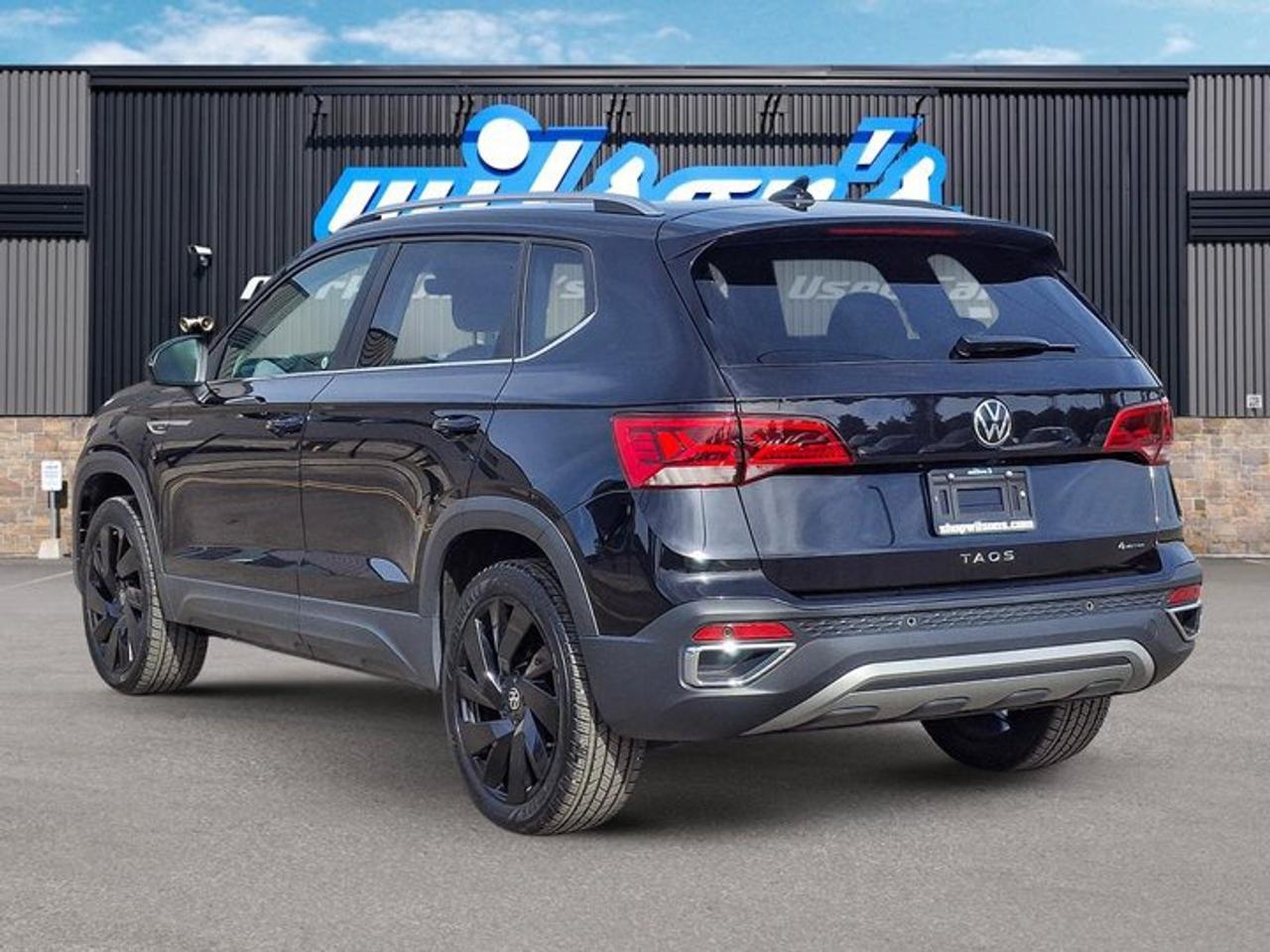 2023 Volkswagen Taos Highline AWD | Leather | Sunroof | Nav | Cooled + Heated Seats | Beats Audio | Power Seat and More ! Photo2