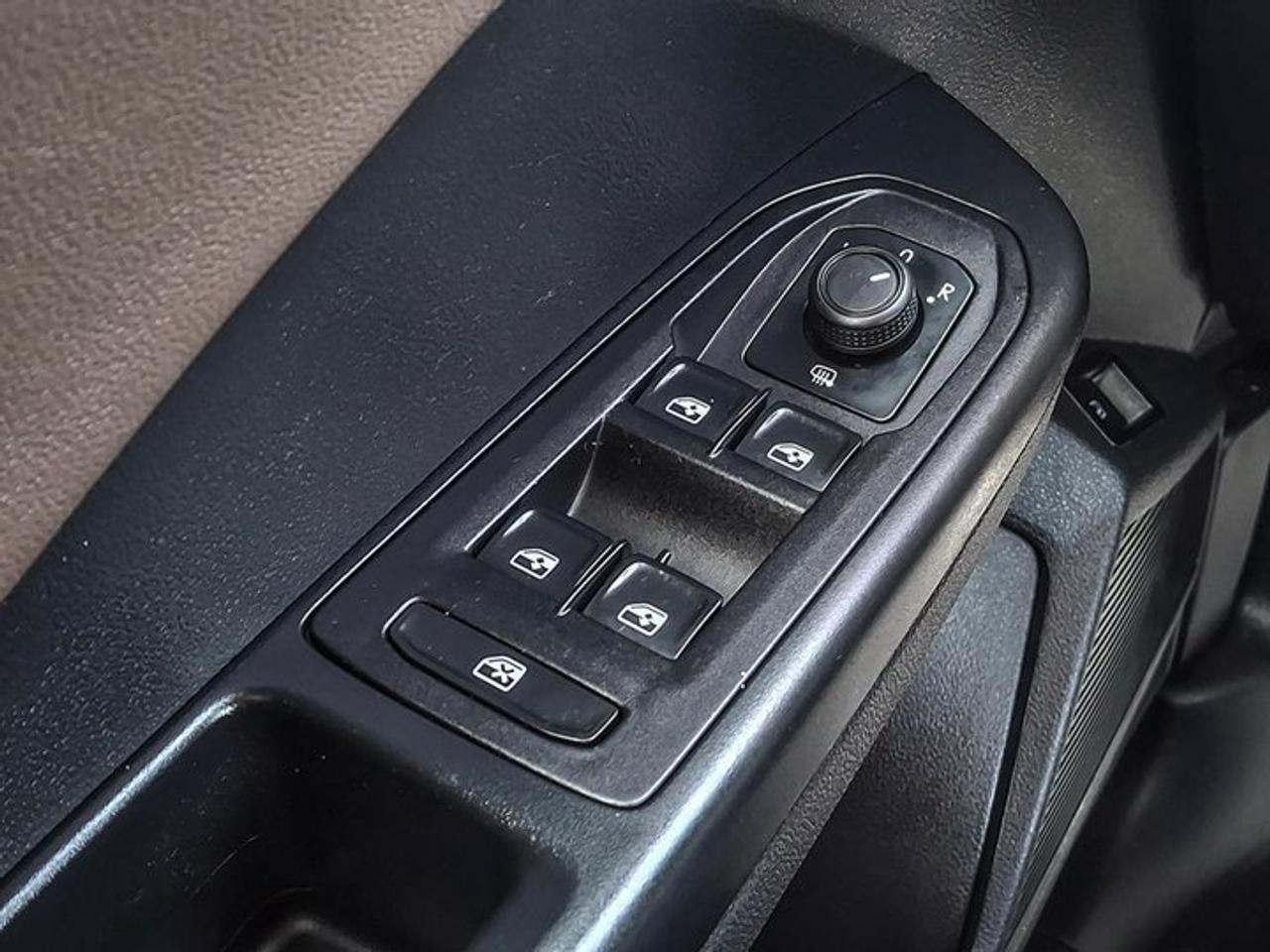 2023 Volkswagen Taos Highline AWD | Leather | Sunroof | Nav | Cooled + Heated Seats | Beats Audio | Power Seat and More ! Photo